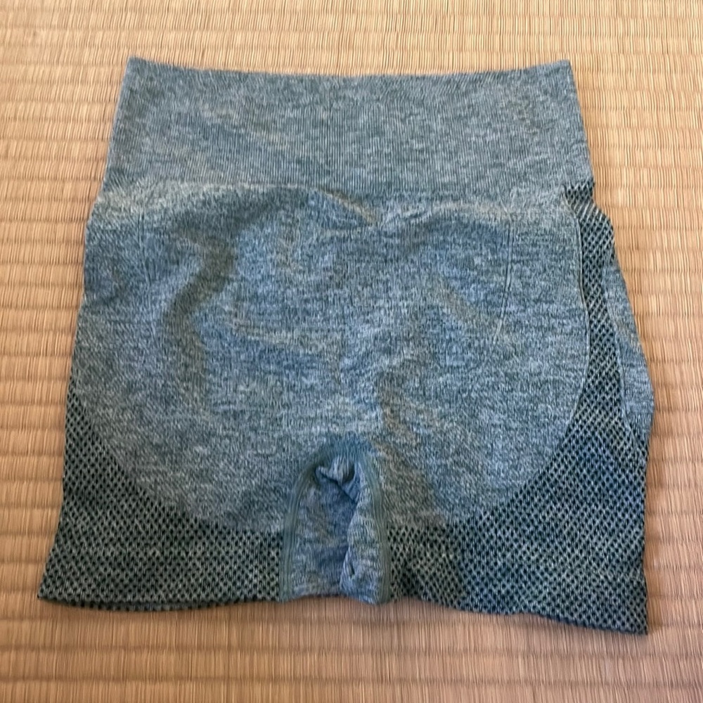 Super flattering gym bike shorts!